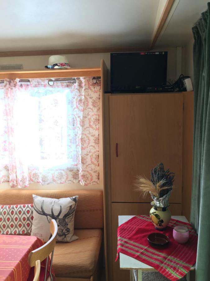 Mobile Home Avec Parking Chorges Ngoại thất bức ảnh